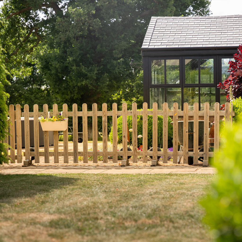 Lifestyle image of freestanding picket panel