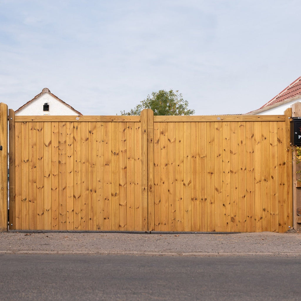 Lifestyle shot of Highampton pair
