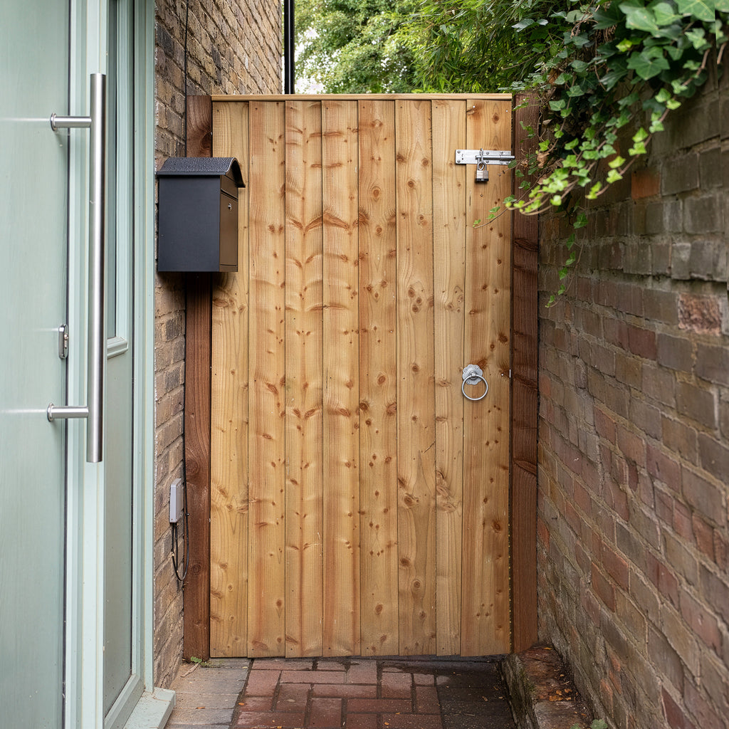 Lifestyle shot of Padstow Featheredge Gate