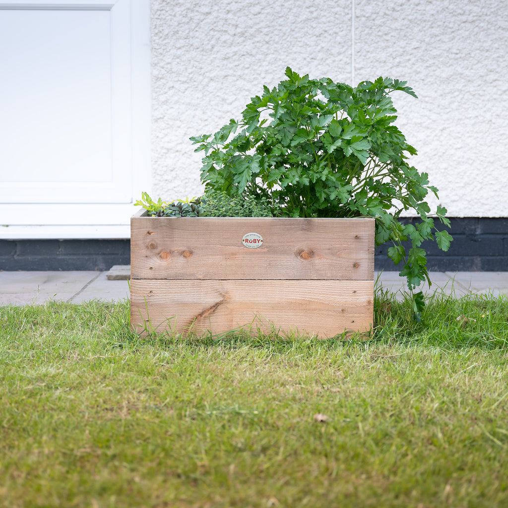Customer Lifestyle picture of Larch Timber Planter
