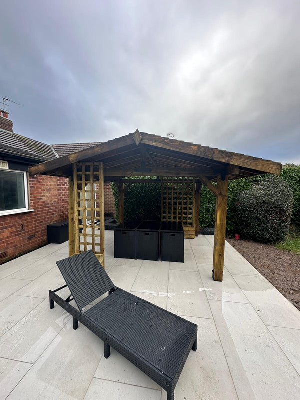 Premium Featheredge Roof Pergola (as seen on lawn stripes and hedges)