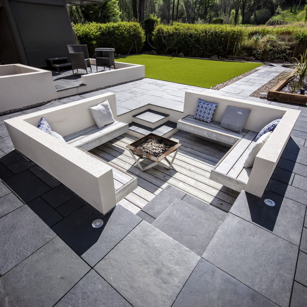 Decking Finished With Driftwood IRO Charred Decking Boards