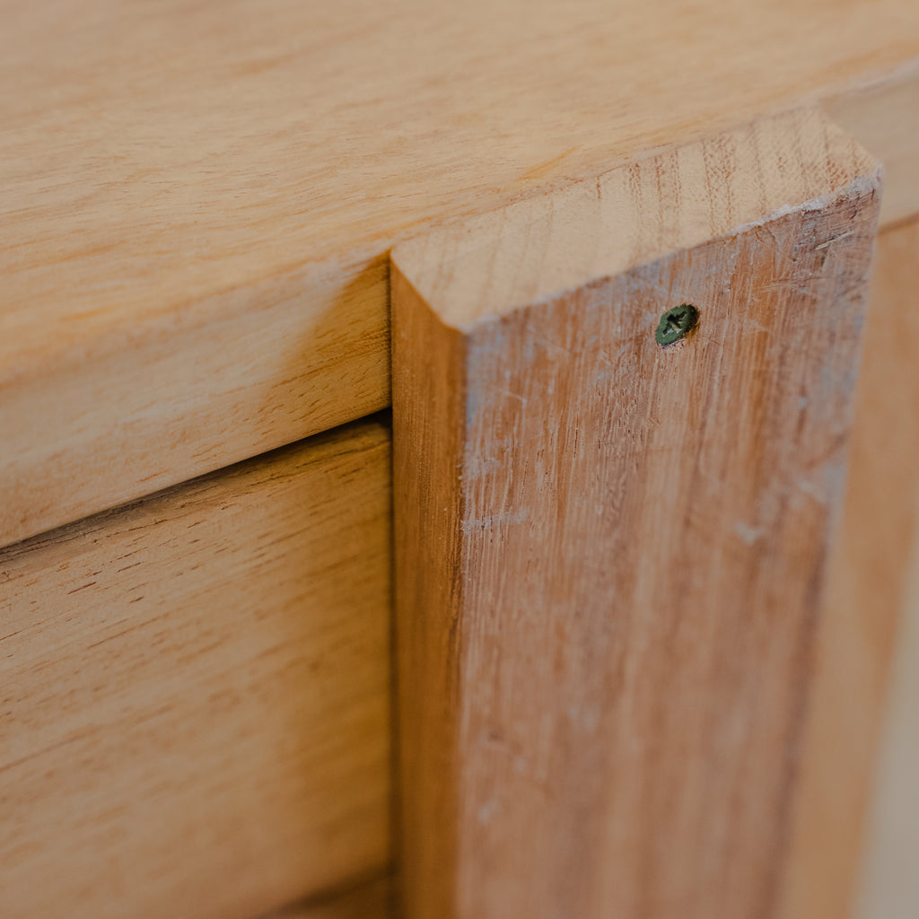 Premium Iroko Hardwood Overlap Planter edge close up
