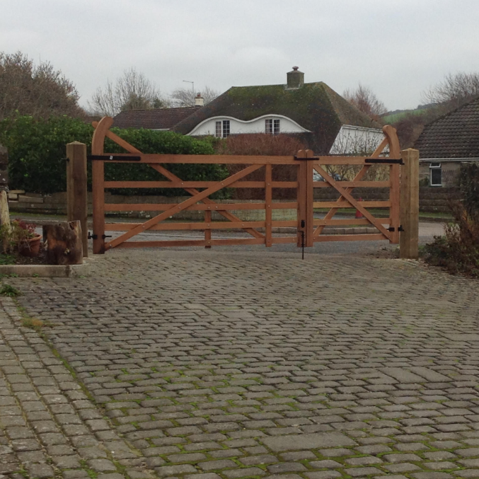 Hardwood Iroko Exbourne Curved Heel Gate