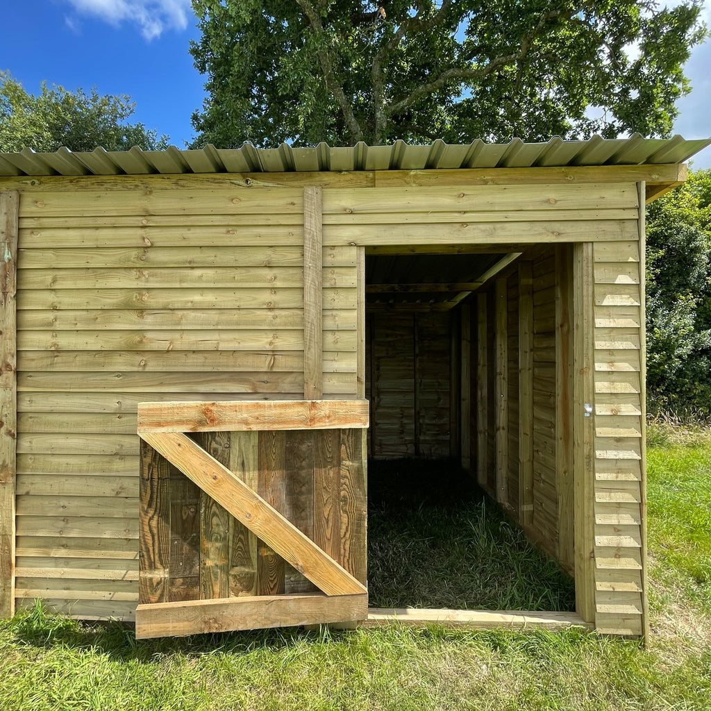 Stable 3.8m Deep x 3.6m Wide open door